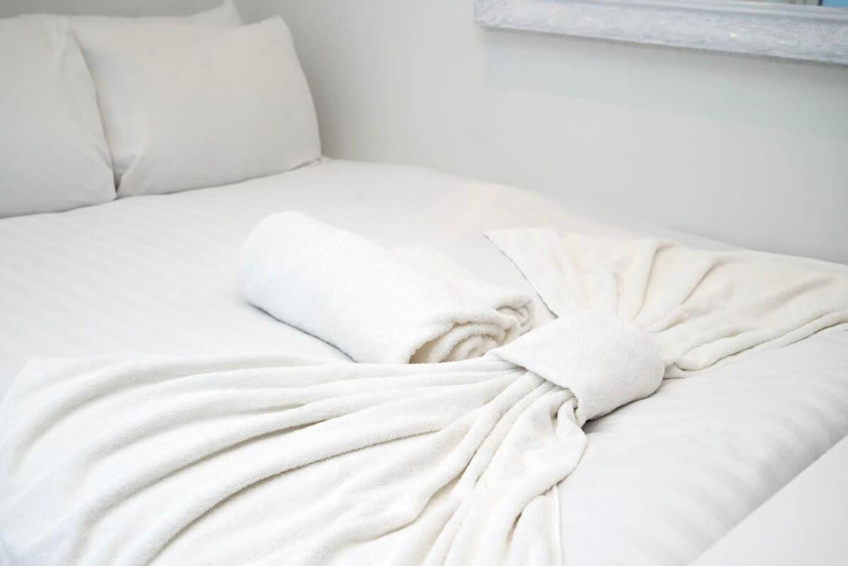 Cozy Single Level Flat With Parking Daire Enfield Dış mekan fotoğraf